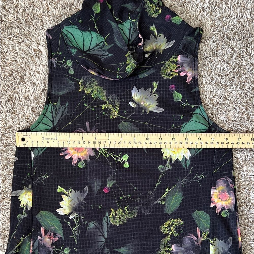 Like New! OISELLE Floral Sleeveless Women's Top Pockets in Size 4 - Picture 8 of 12